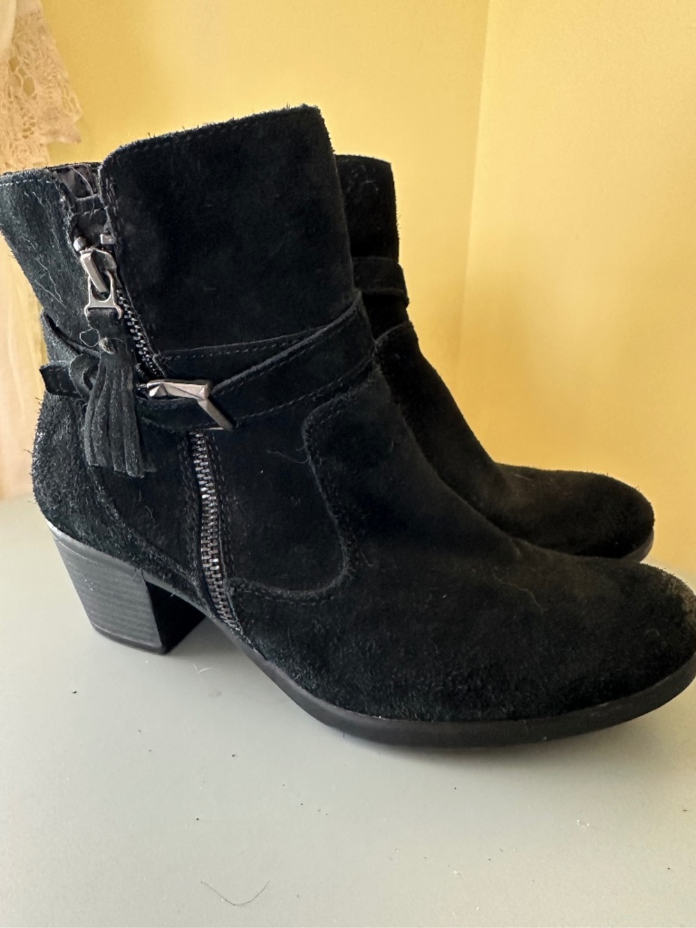 Earth zip boots, size 8, black
